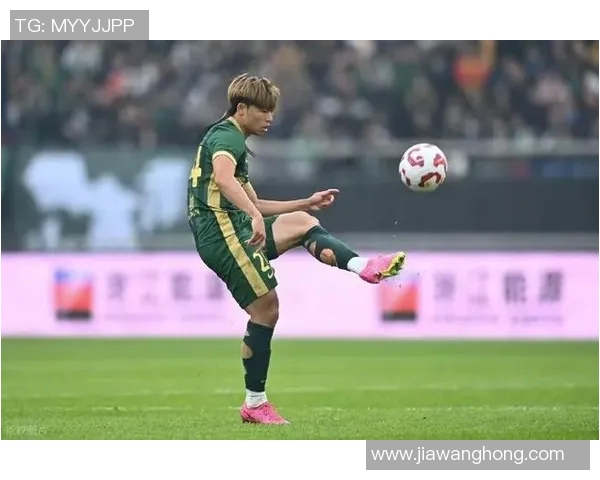 国足球星年薪仅七十万元引热议球迷质疑收入水平与表现不符