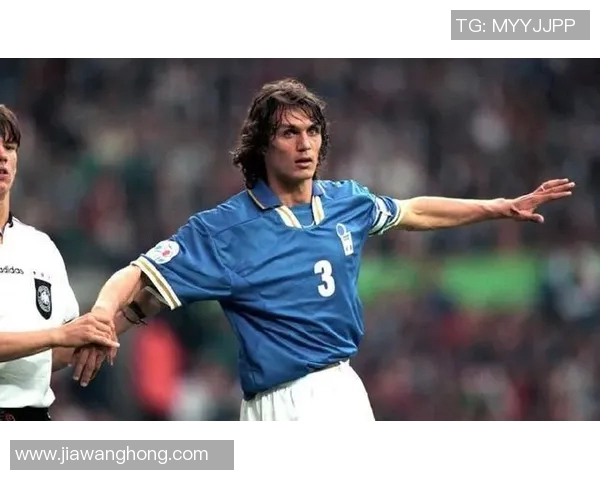 聚焦绿茵场与时尚舞台双重魅力的足球球星男模风采特写